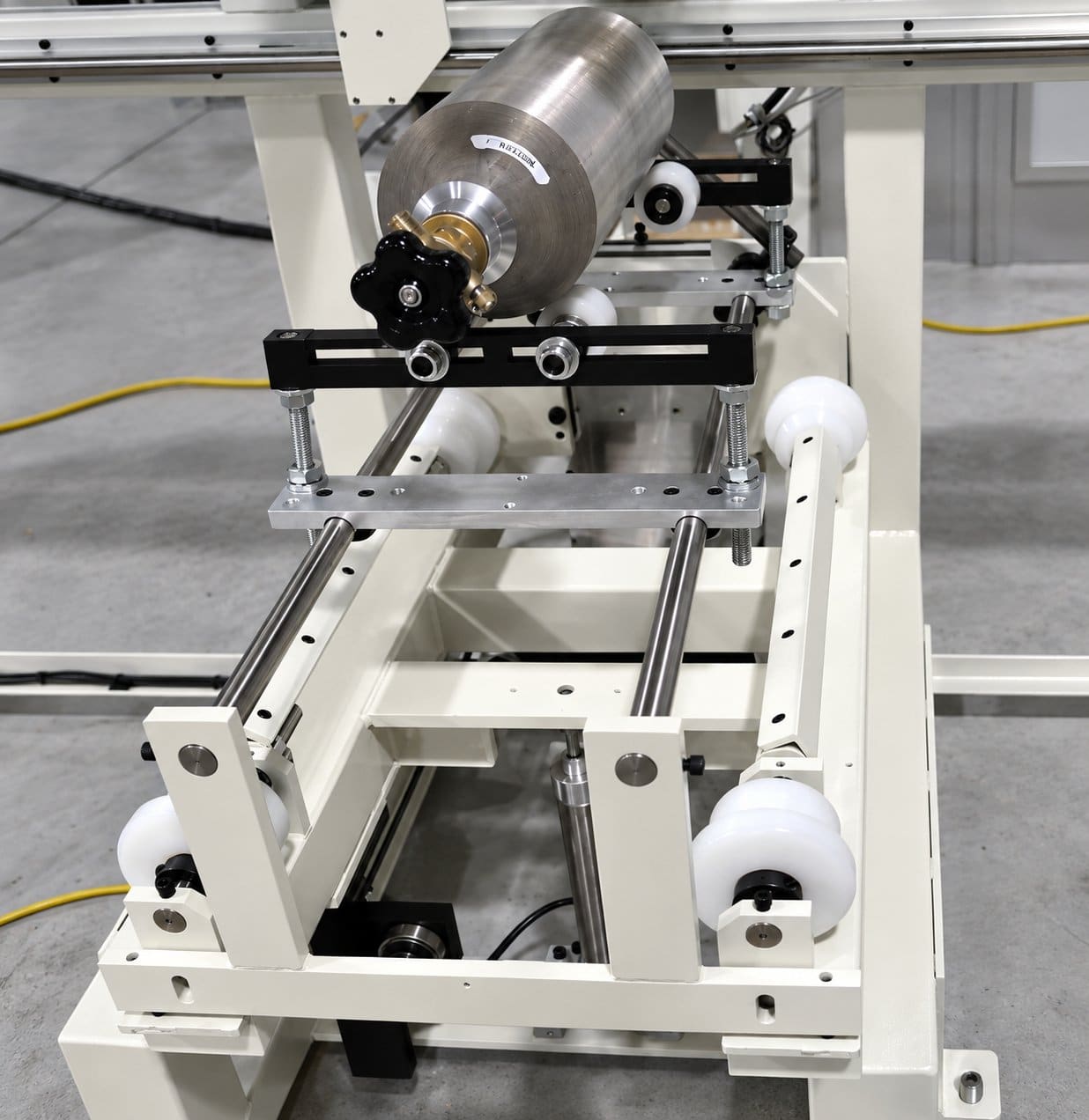 Keg screen printer keg holding tooling